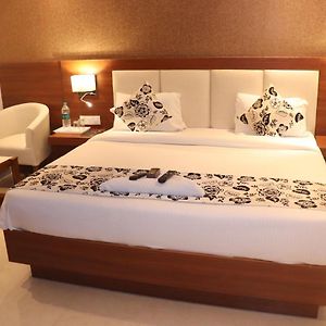 Hotel Royal Sky Luxury Near Delhi Airport